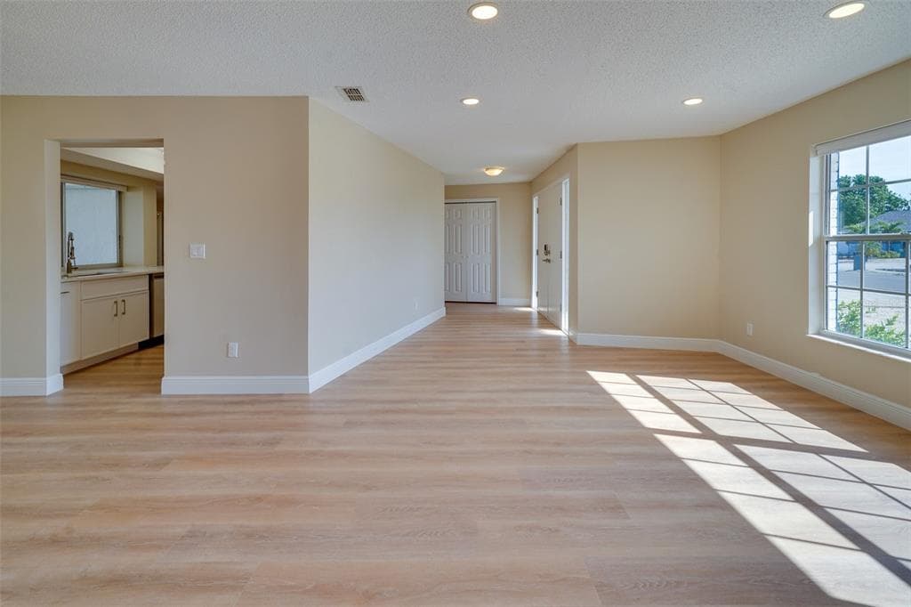 6528 SANTIAGO Court, APOLLO BEACH, FL 33572 photo 4