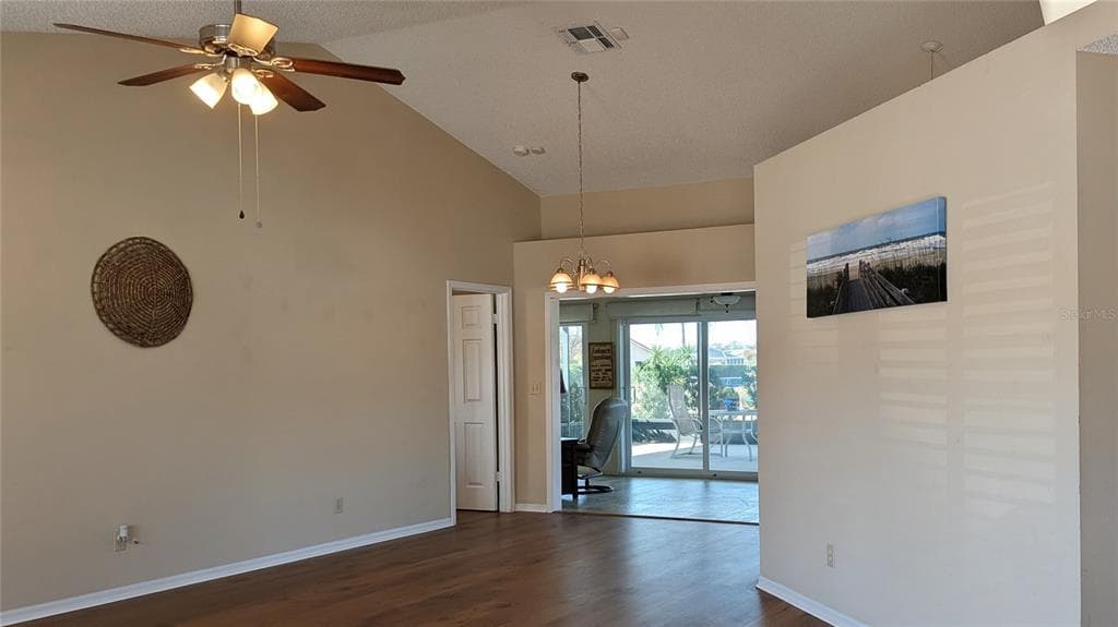 2004 BERRY ROBERTS DRIVE, SUN CITY CENTER, FL 33573 photo 4