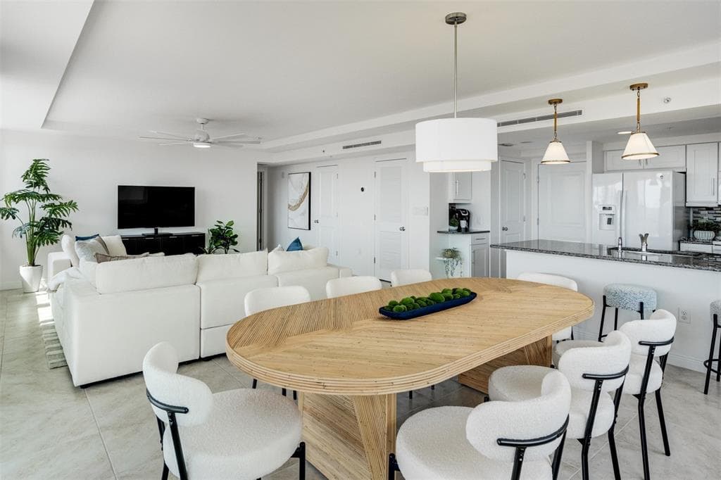 223 ISLAND WAY Unit 5D, CLEARWATER BEACH, FL 33767 photo 3