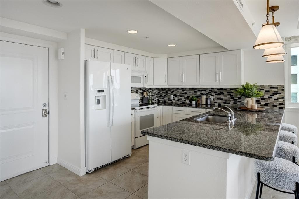 223 ISLAND WAY Unit 5D, CLEARWATER BEACH, FL 33767 photo 5