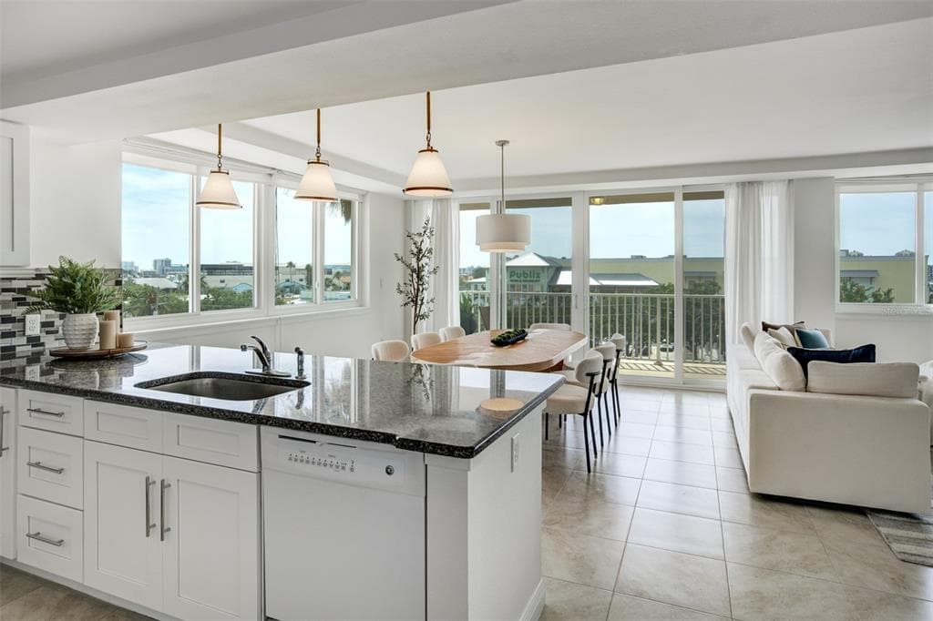 223 ISLAND WAY Unit 5D, CLEARWATER BEACH, FL 33767 photo 4