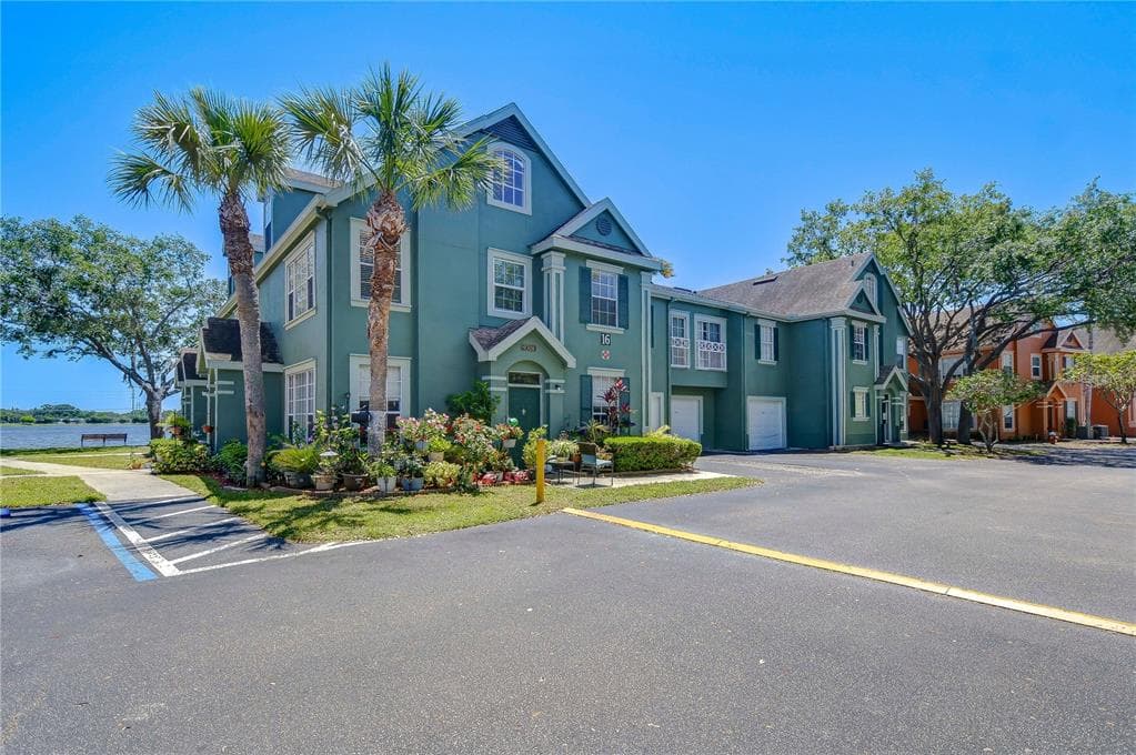 9304 LAKE CHASE ISLAND WAY, TAMPA, FL 33626 photo 2