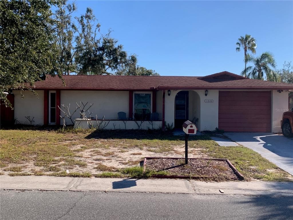 11600 CRYSTAL LAKE DRIVE, PORT RICHEY, FL 34668 photo 2