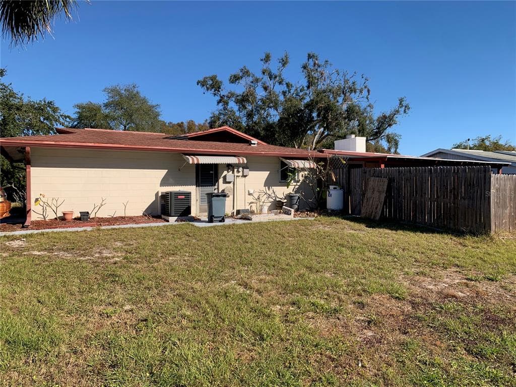 11600 CRYSTAL LAKE DRIVE, PORT RICHEY, FL 34668 photo 3