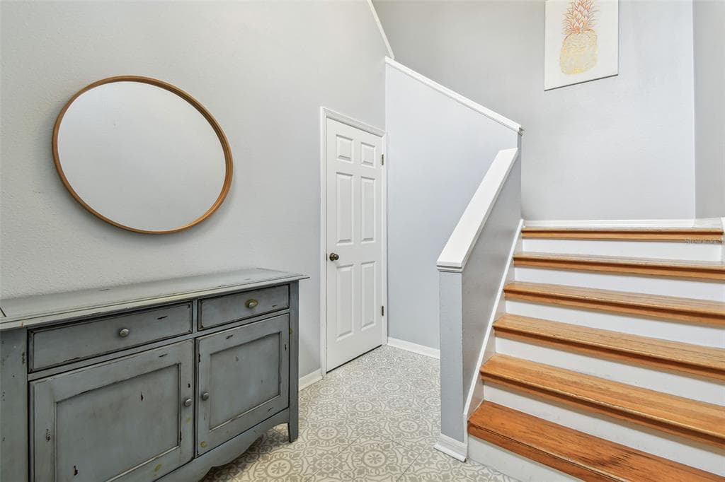 3205 DE LEON STREET Unit F, TAMPA, FL 33609 photo 2