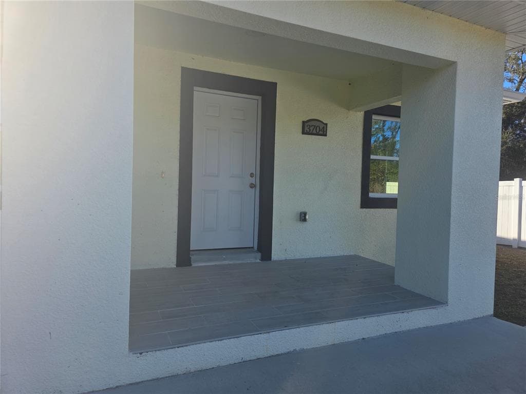 3704 SMITH TREE STREET, TAMPA, FL, 33619 photo 3