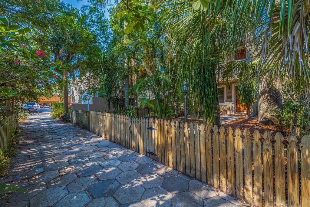 330 LANG Court Unit 1, Street PETERSBURG, FL 33701 photo 4