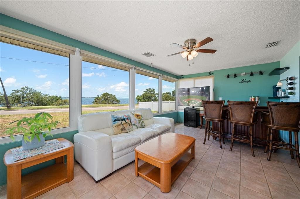 1963 EDGEWATER Drive, CLEARWATER, FL 33755 photo 4