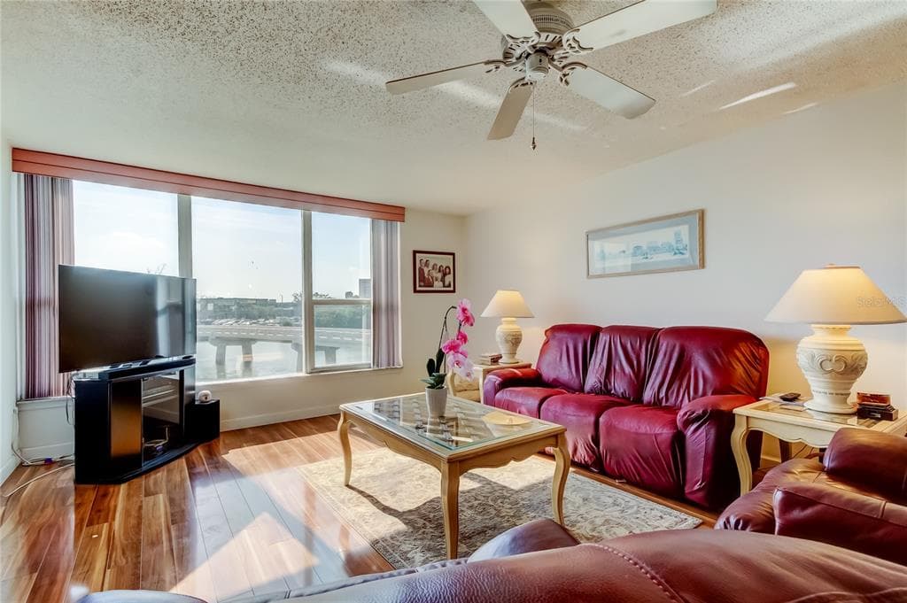 7465 BAY ISLAND DRIVE Unit 213, SOUTH PASADENA, FL 33707 photo 4