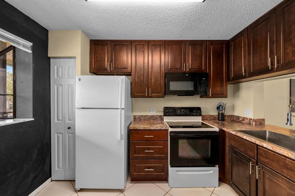 1905 OYSTER CATCHER LANE Unit 924, CLEARWATER, FL 33762 photo 4