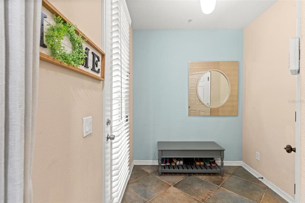 918 SOMBRA STREET, TAMPA, FL 33619 photo 3