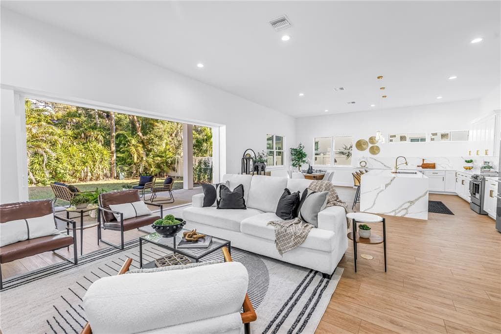 1025 42ND AVENUE, Street PETERSBURG, FL 33703 photo 4