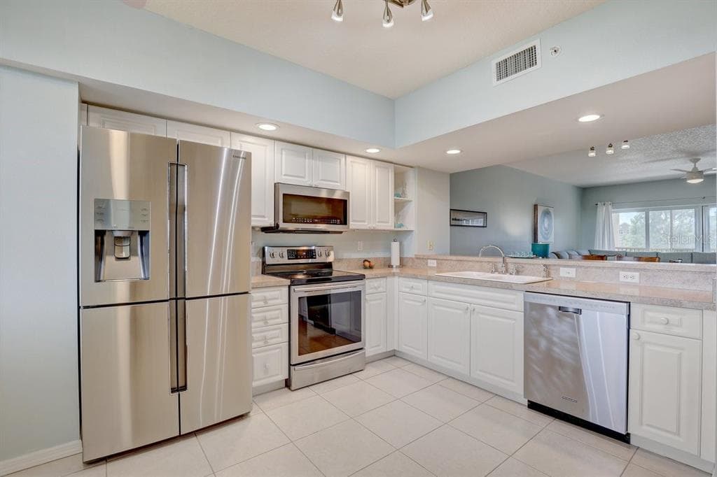 960 STARKEY ROAD Unit 2405, LARGO, FL 33771 photo 5