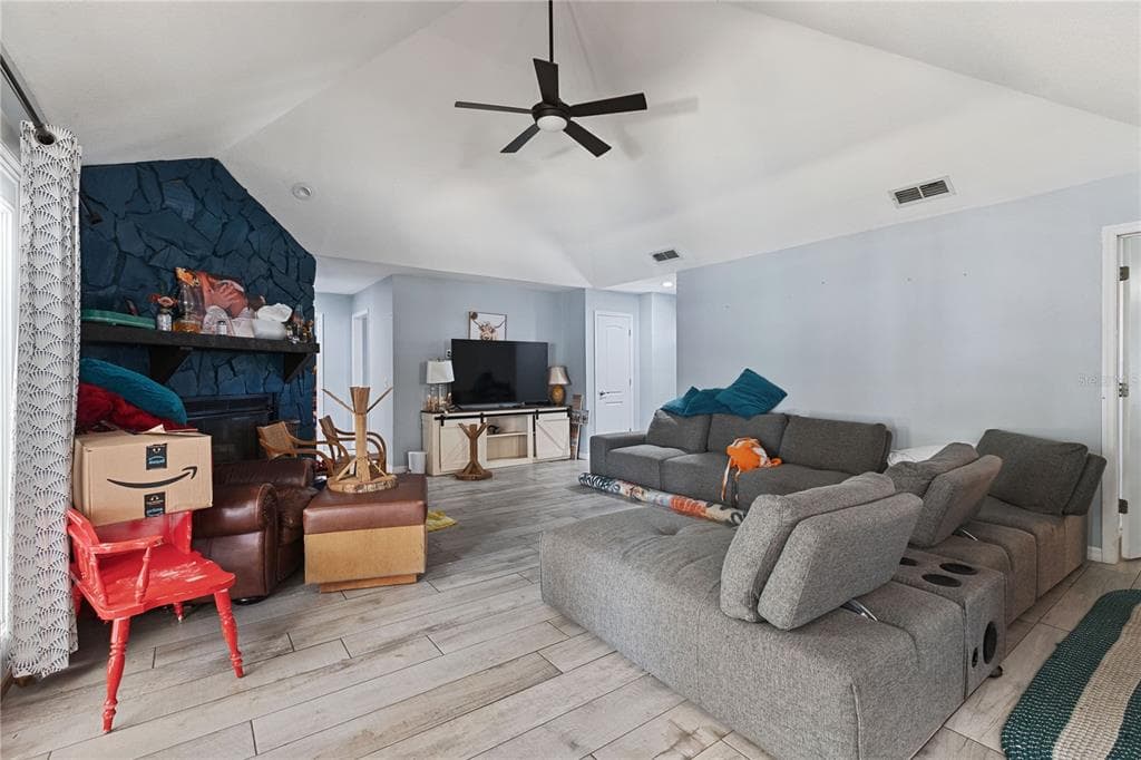 6645 FREEPORT Drive, SPRING HILL, FL 34608 photo 3