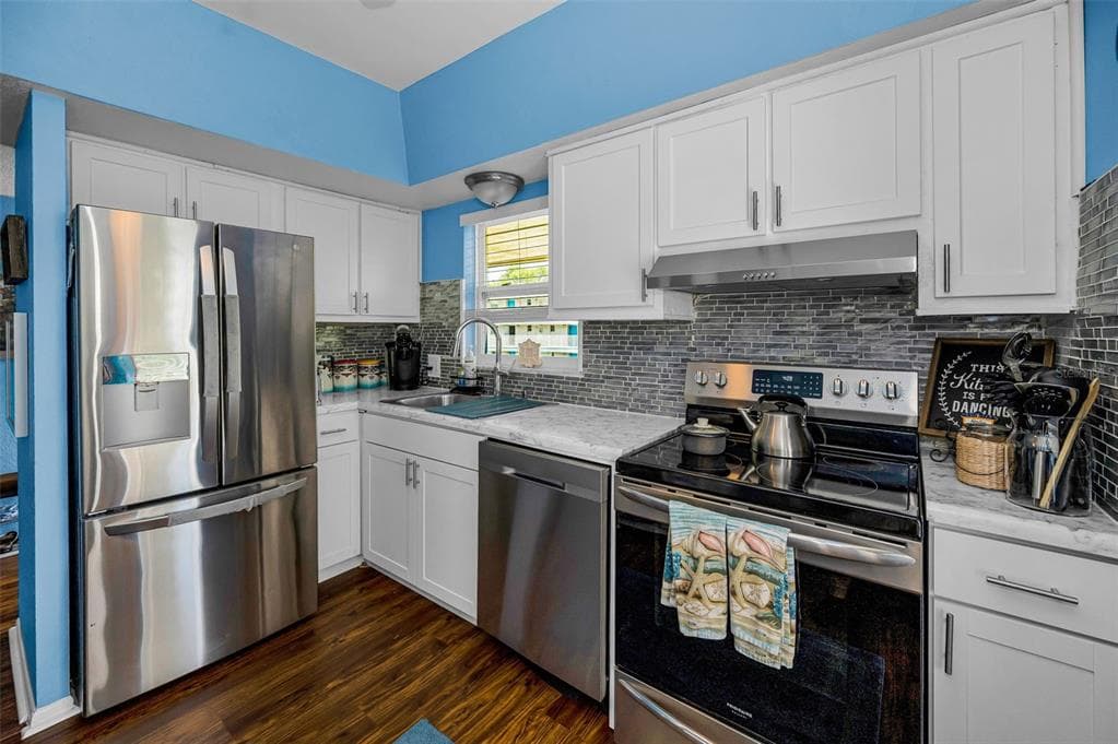 9945 47TH AVENUE Unit 210, Street PETERSBURG, FL 33708 photo 2