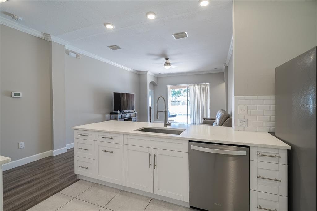 27621 SUGAR LOAF DRIVE, WESLEY CHAPEL, FL 33544 photo 4