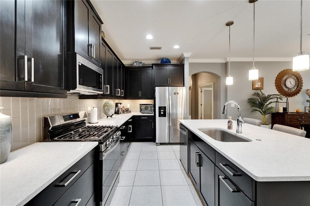 6127 COLMAR PLACE, APOLLO BEACH, FL 33572 photo 3