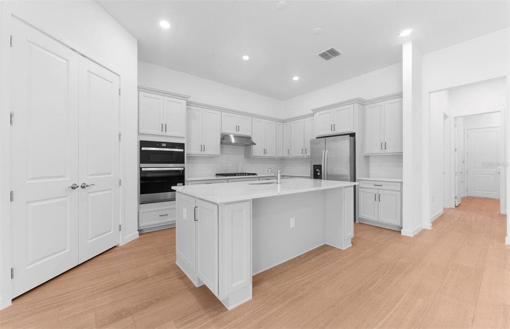 1576 VALIER Point, ZEPHYRHILLS, FL 33541 photo 3