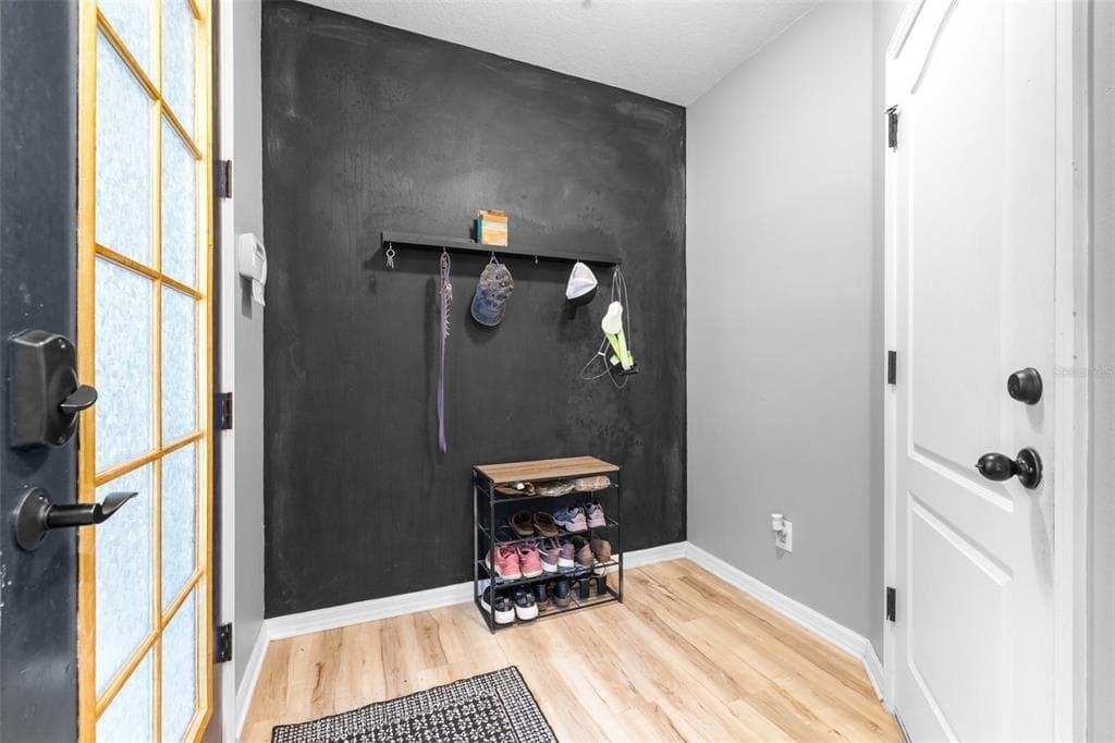 962 SOMBRA Street, TAMPA, FL 33619 photo 3