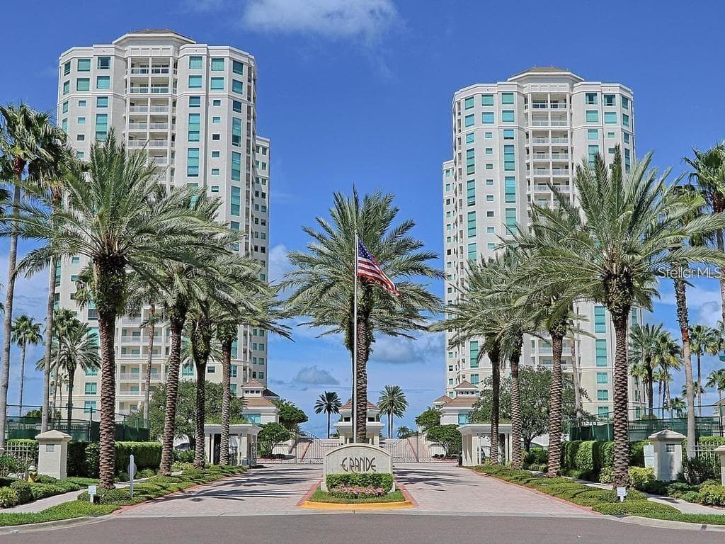 1170 GULF BOULEVARD Unit 1006, CLEARWATER BEACH, FL 33767