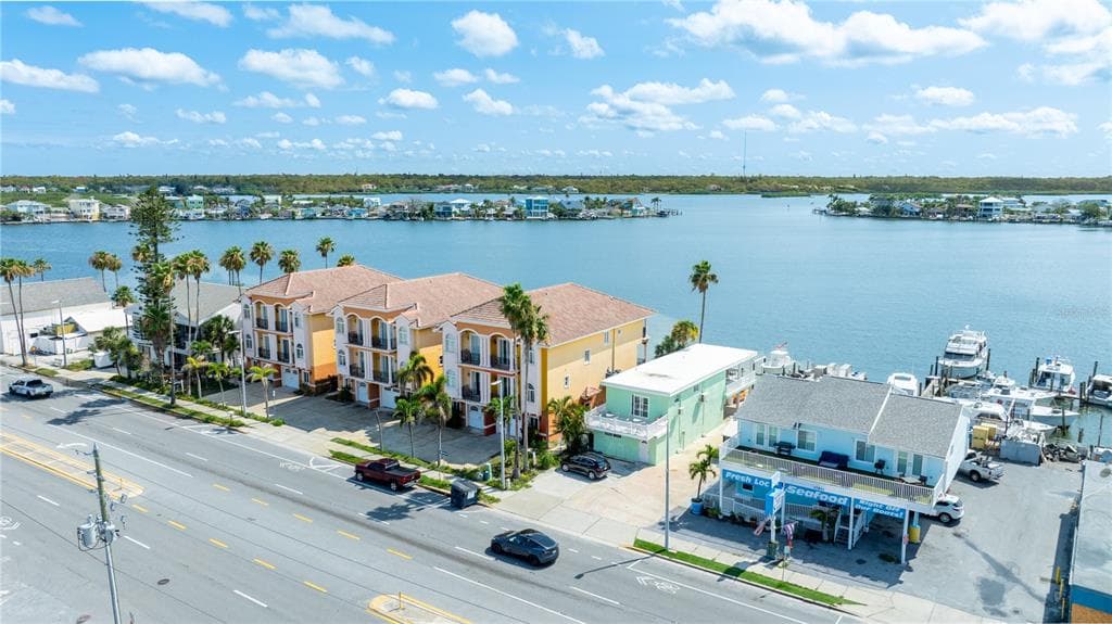 17817 GULF BOULEVARD Unit A, REDINGTON SHORES, FL 33708 photo 4