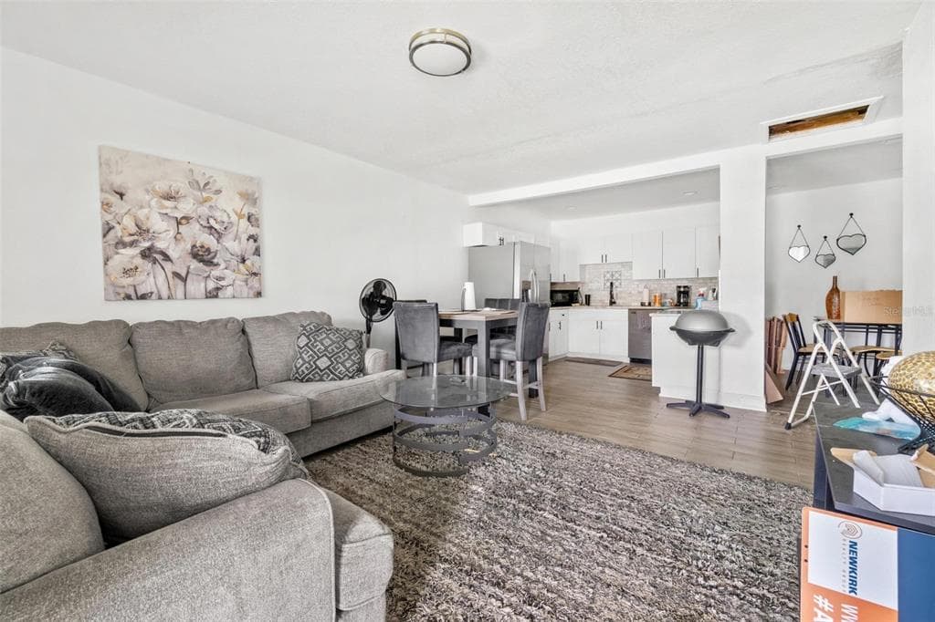 6426 HIMES AVENUE, TAMPA, FL 33611 photo 2