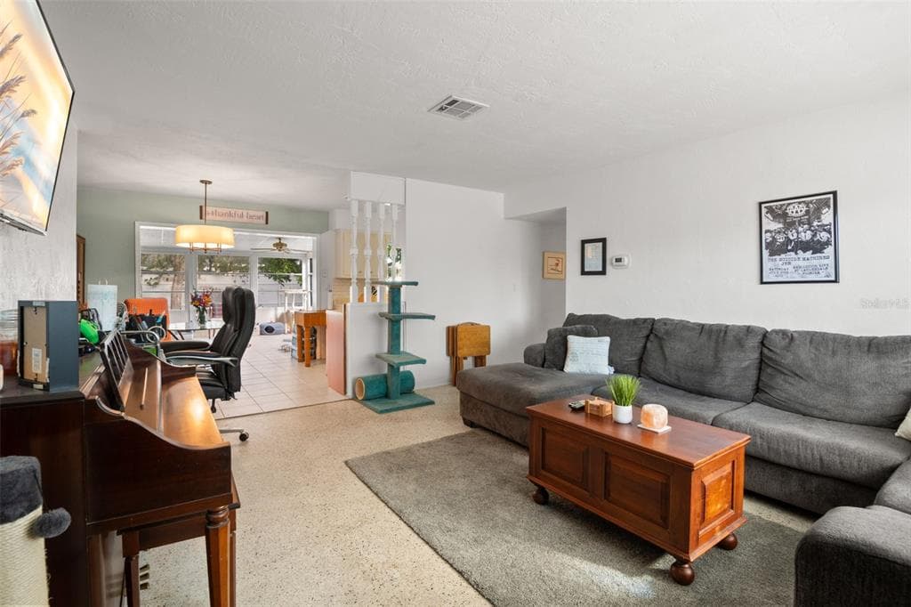 5637 24TH TERRACE, ST PETERSBURG, FL, 33710 photo 4