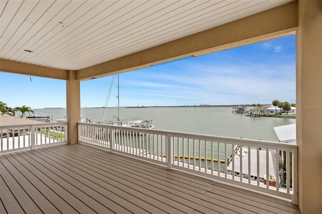 333 MIDWAY Island, CLEARWATER BEACH, FL 33767 photo 5