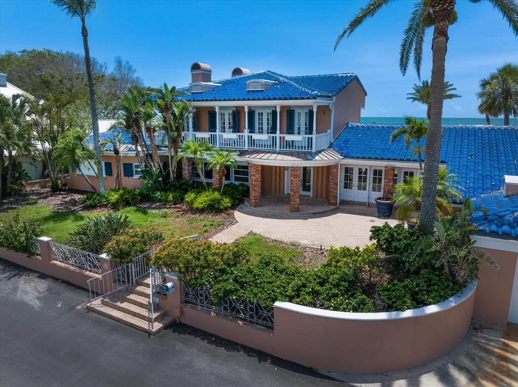 1114 MANDALAY Point, CLEARWATER BEACH, FL 33767 photo 3