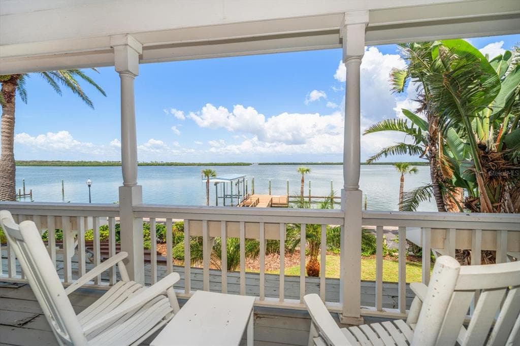 1114 MANDALAY Point, CLEARWATER BEACH, FL 33767 photo 4