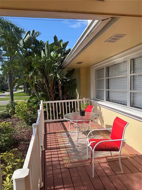 10185 SANTIAGO COURT, SEMINOLE, FL 33776 photo 2