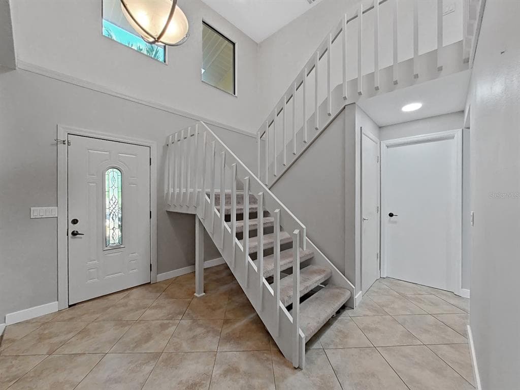 852 VILLAGE Way, PALM HARBOR, FL 34683 photo 4