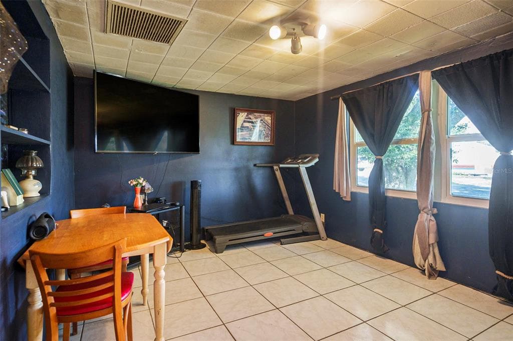 5651 6TH STREET, ZEPHYRHILLS, FL 33542 photo 2