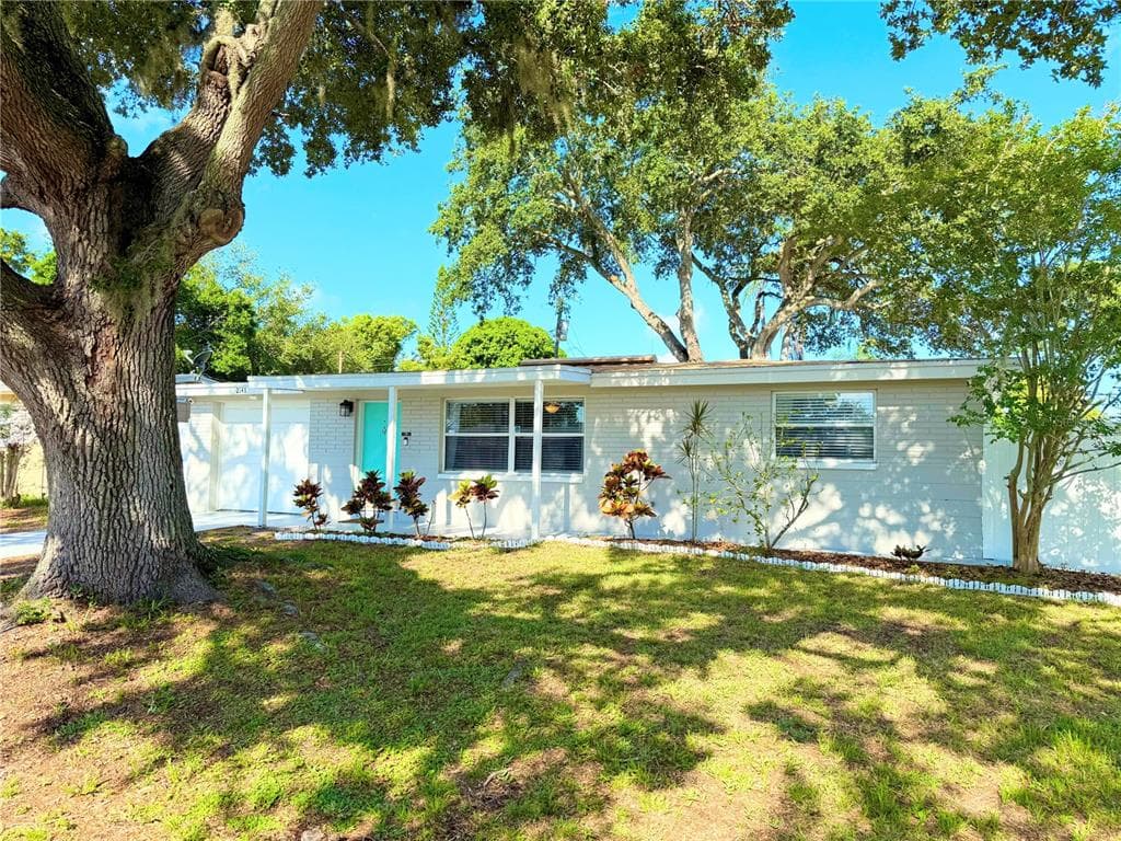 2141 Holiday Drive, Holiday, FL, 34691