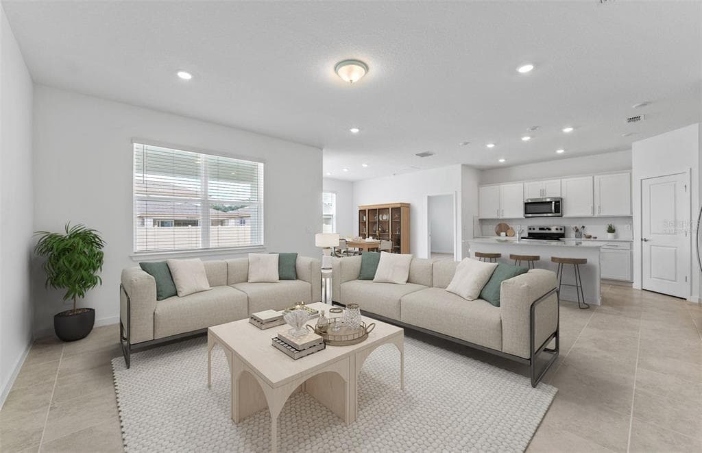 9724 REDWOOD HEIGHTS LOOP, THONOTOSASSA, FL 33592 photo 2