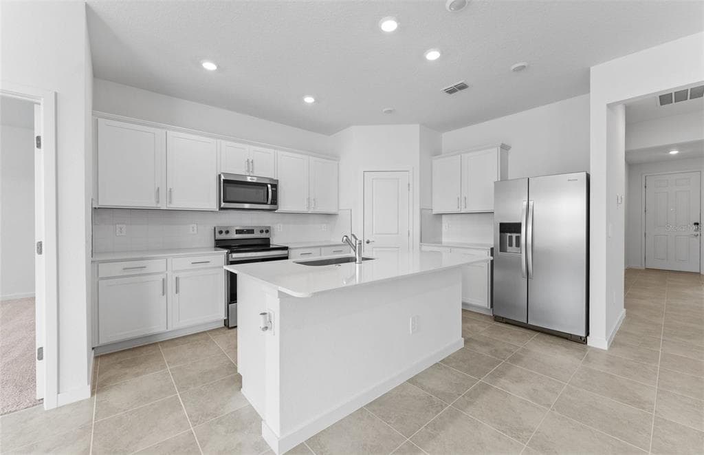 9724 REDWOOD HEIGHTS LOOP, THONOTOSASSA, FL 33592 photo 3