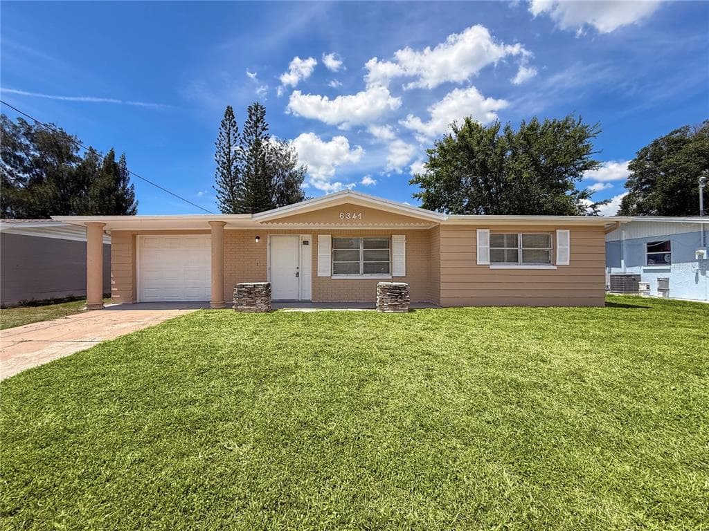 6341 HYPERION Drive, PORT RICHEY, FL 34668 photo 2