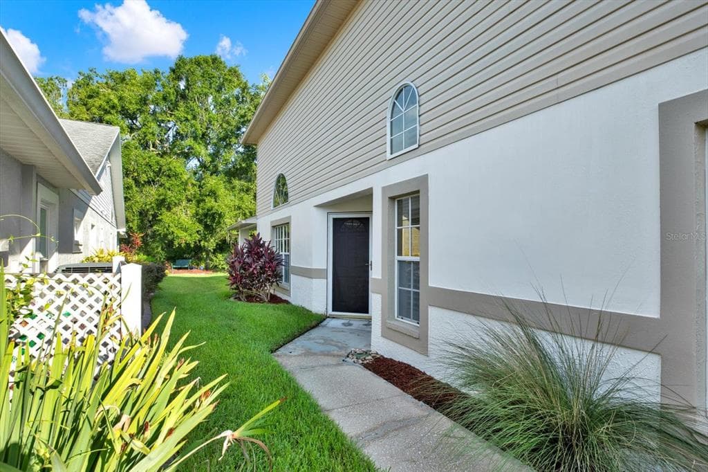 6439 GENTLE BEN CIRCLE, WESLEY CHAPEL, FL 33544 photo 4