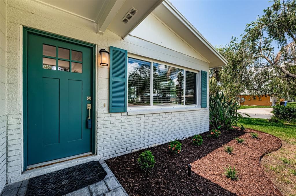 1700 SHORE ACRES BOULEVARD, Street PETERSBURG, FL 33703 photo 3