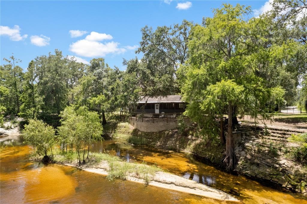 6410 AMELIA Lane, DADE CITY, FL 33523 photo 2