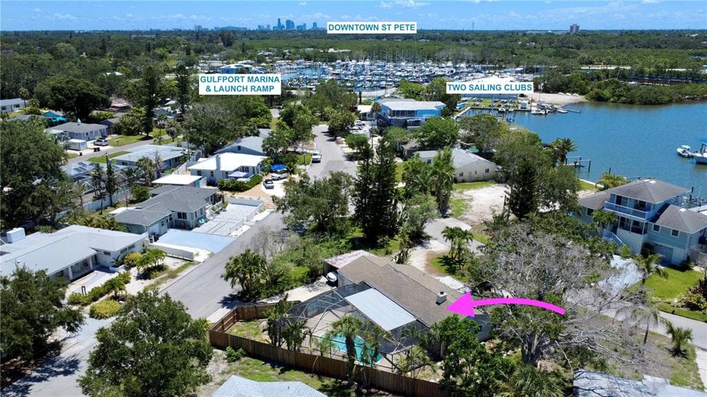 4735 BAYWOOD POINT Drive, GULFPORT, FL 33711 photo 2