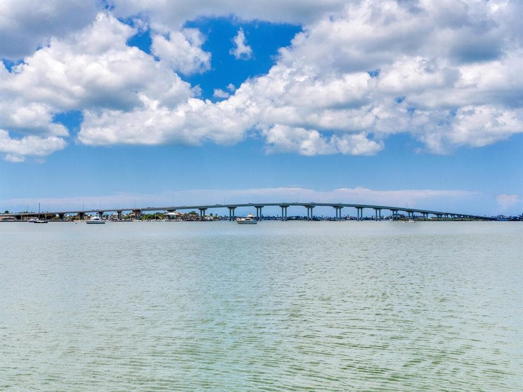 8 SUNSET BAY DRIVE, BELLEAIR, FL 33756 photo 2