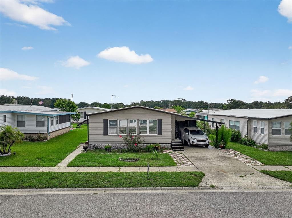 3850 SARAH Drive, WESLEY CHAPEL, FL 33543 photo 3