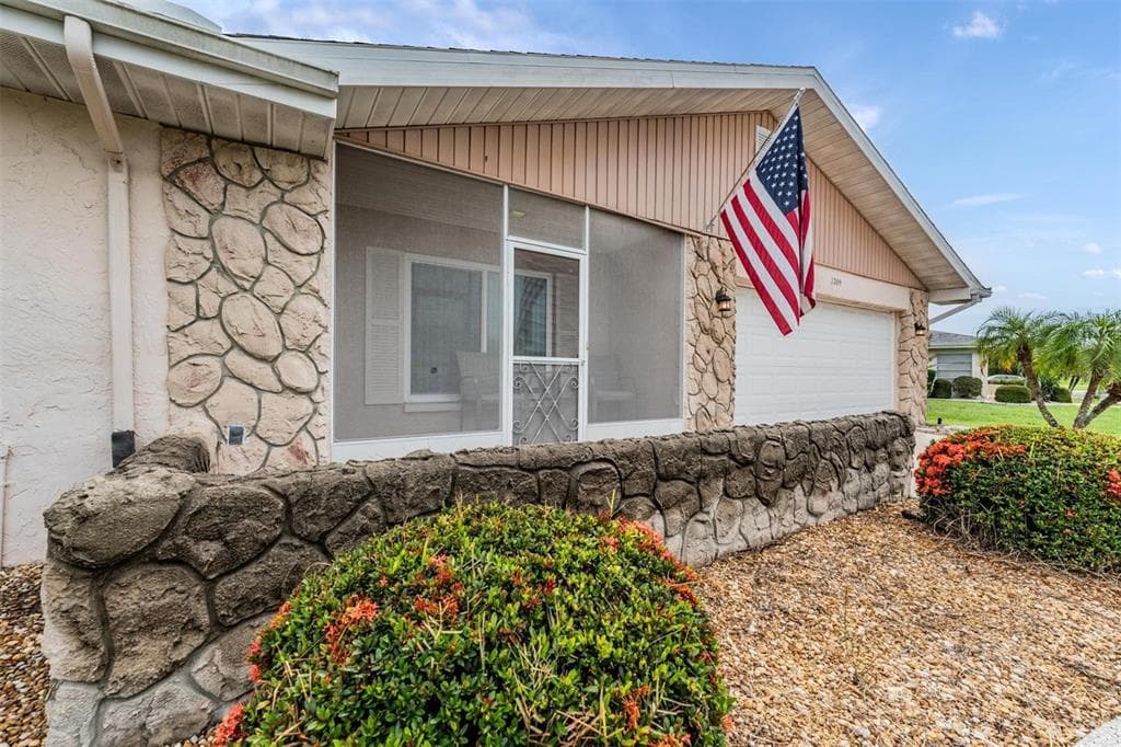 1209 WILD FEATHER LANE, SUN CITY CENTER, FL 33573 photo 2