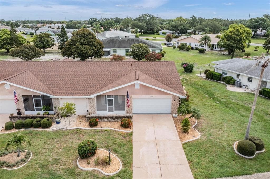 1209 WILD FEATHER LANE, SUN CITY CENTER, FL 33573 photo 4