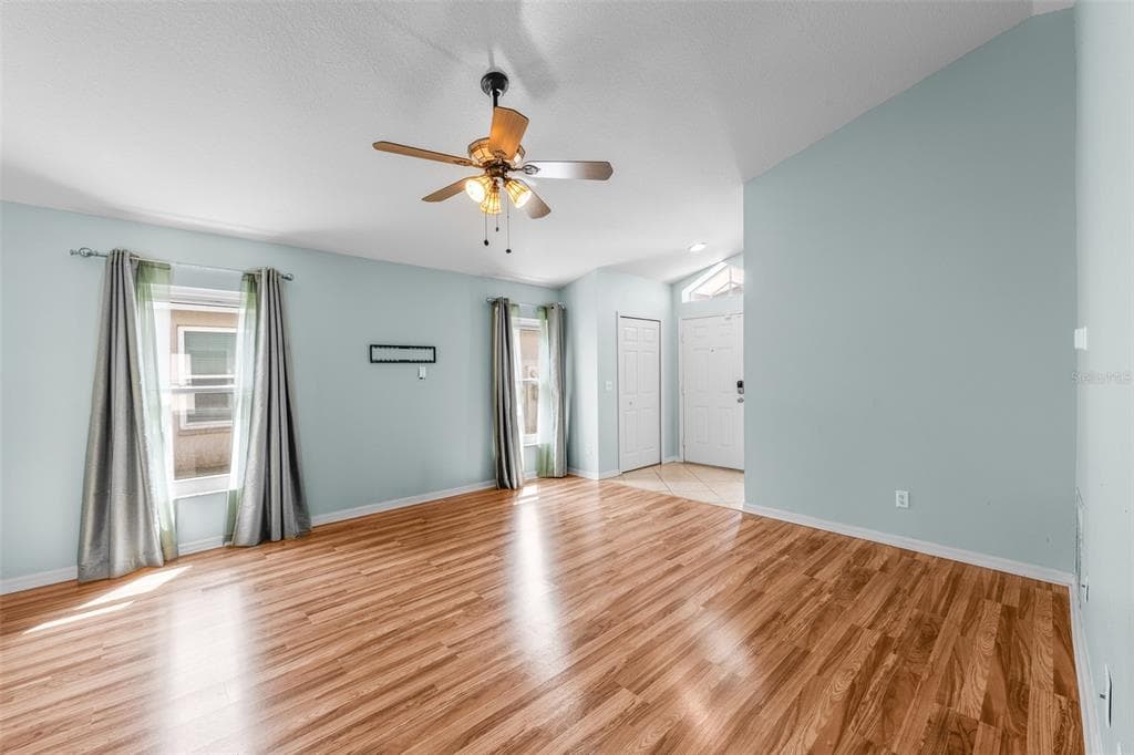 5112 PRAIRIE VIEW Way, WESLEY CHAPEL, FL 33545 photo 3