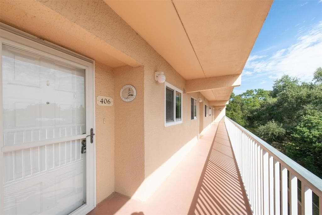 9510 HARBOR GREENS WAY, Unit# 406, SEMINOLE, FL, 33776 photo 3