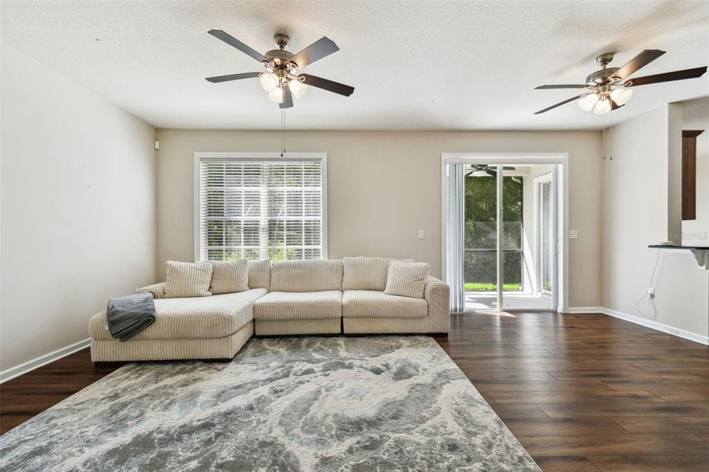 8320 MANOR CLUB CIRCLE Unit 2, TAMPA, FL 33647 photo 2