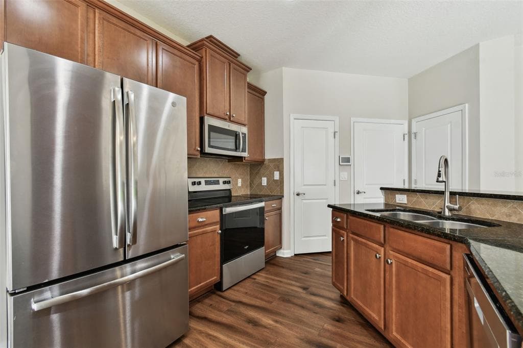 8320 MANOR CLUB CIRCLE Unit 2, TAMPA, FL 33647 photo 3