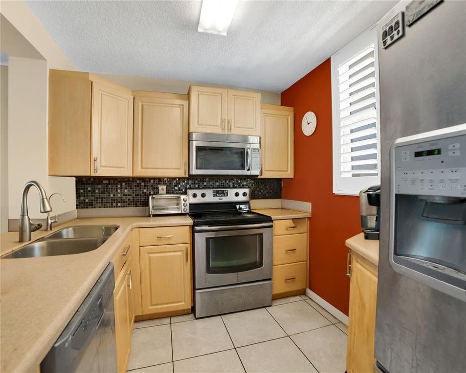 7560 BAY ISLAND DRIVE Unit 348, SOUTH PASADENA, FL 33707 photo 4